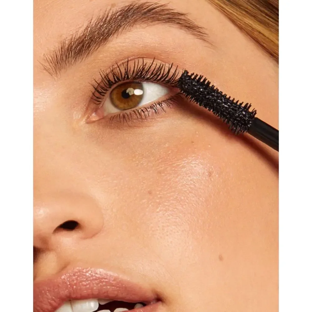 ILIA Fullest Volumizing Mascara - Classic Black - NIB ✨